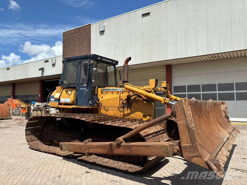 Komatsu D65PX-8 履带式推土机
