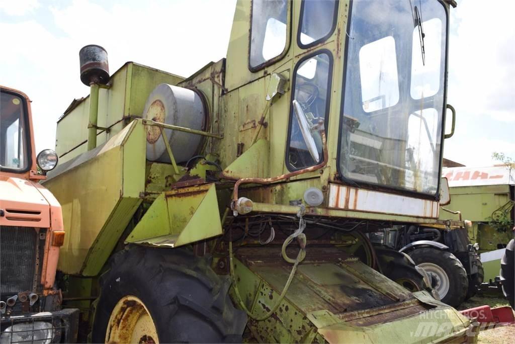 CLAAS Dominator 80 联合收割机