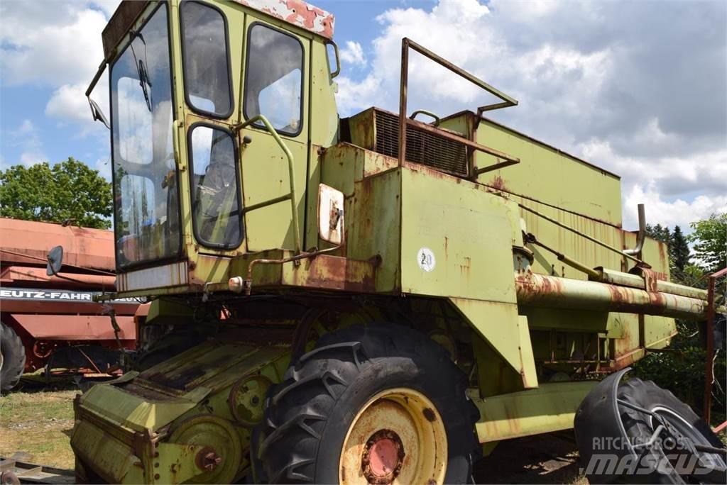 CLAAS Dominator 80 联合收割机
