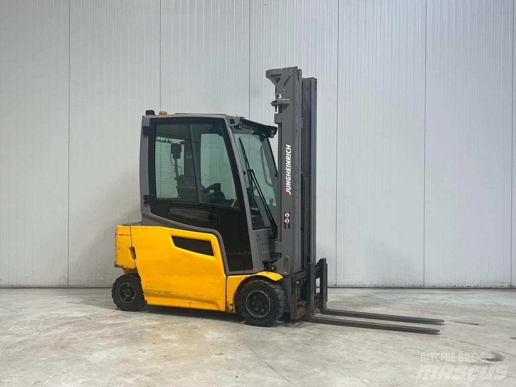 Jungheinrich EFG320 电动叉车