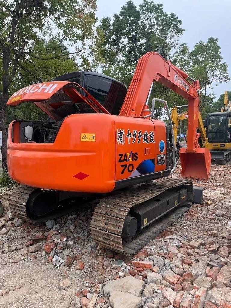 Hitachi ZX70 中型挖掘机