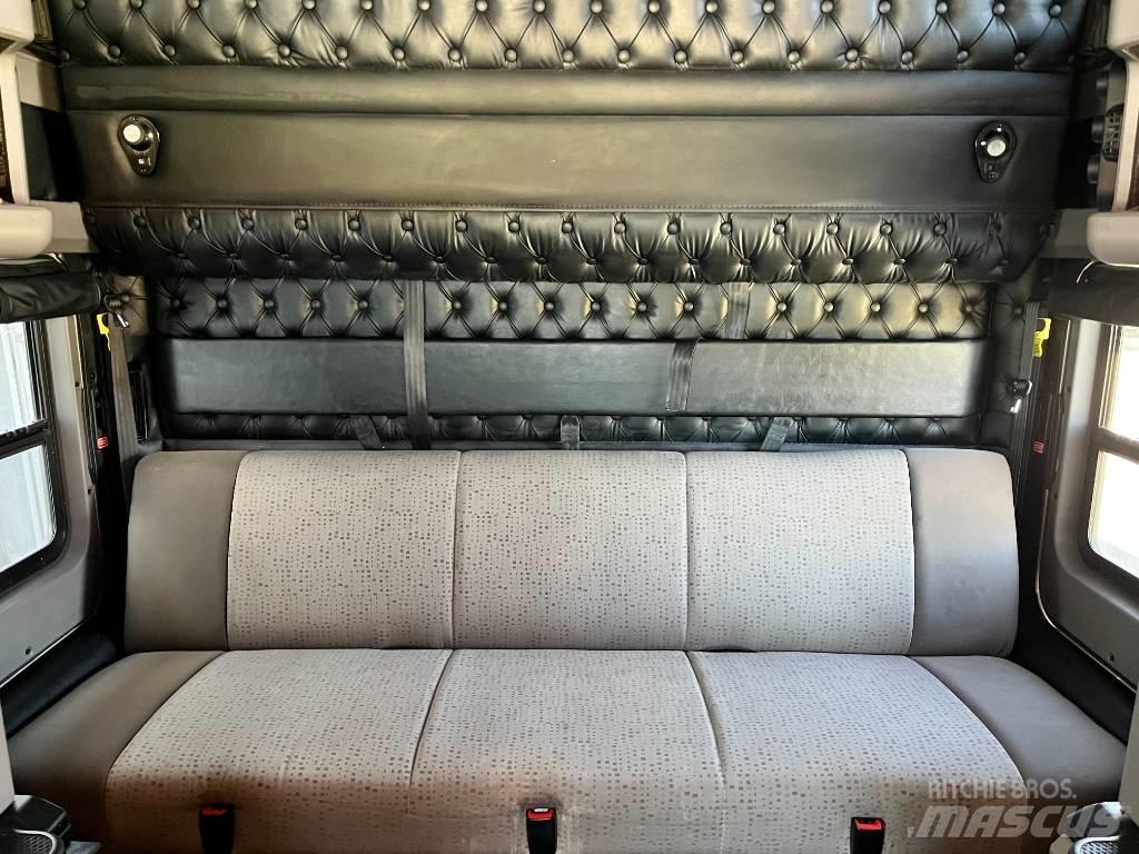 Kenworth W 900 牵引车