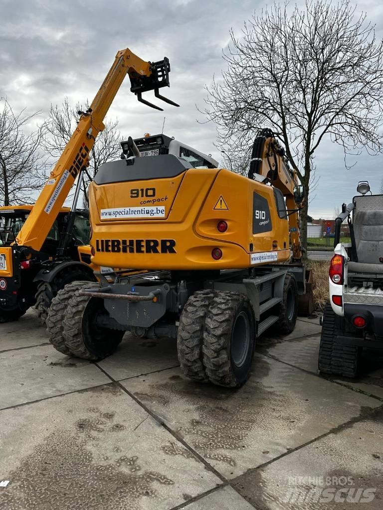 Liebherr 910 Compact 轮式挖掘机