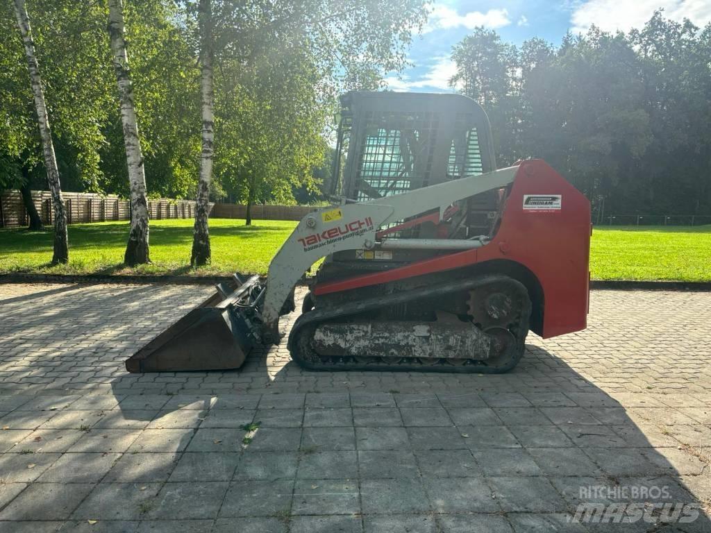Takeuchi TL 230 滑移装载机