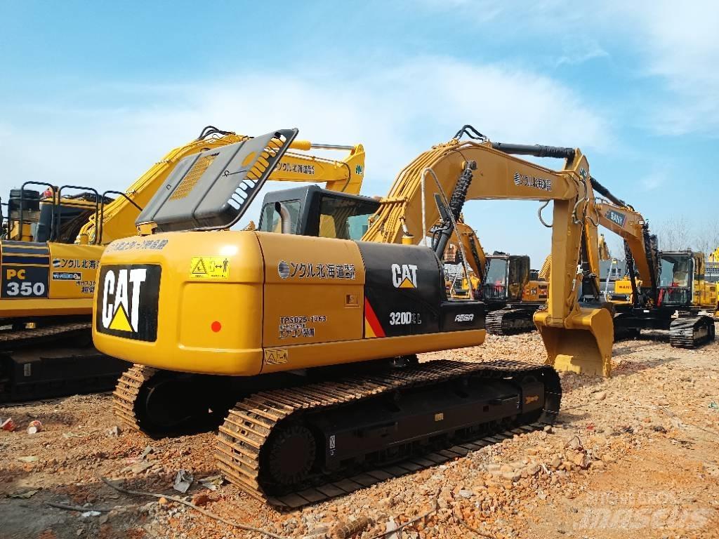 CAT 320D2 中型挖掘机