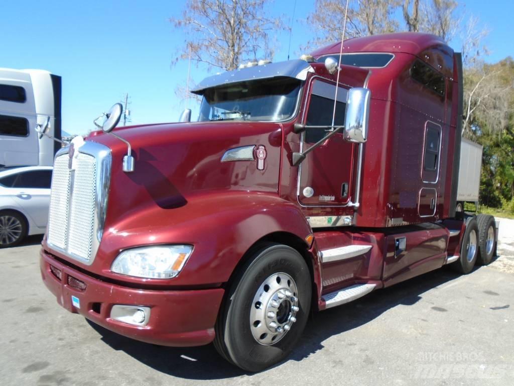 Kenworth T 600 牵引车