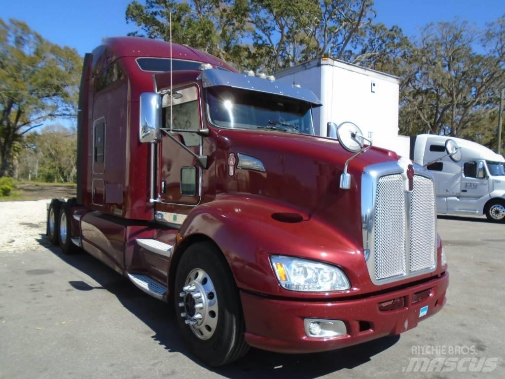 Kenworth T 600 牵引车