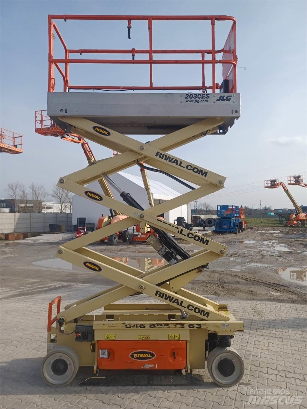 JLG 2030ES 剪叉式升降机