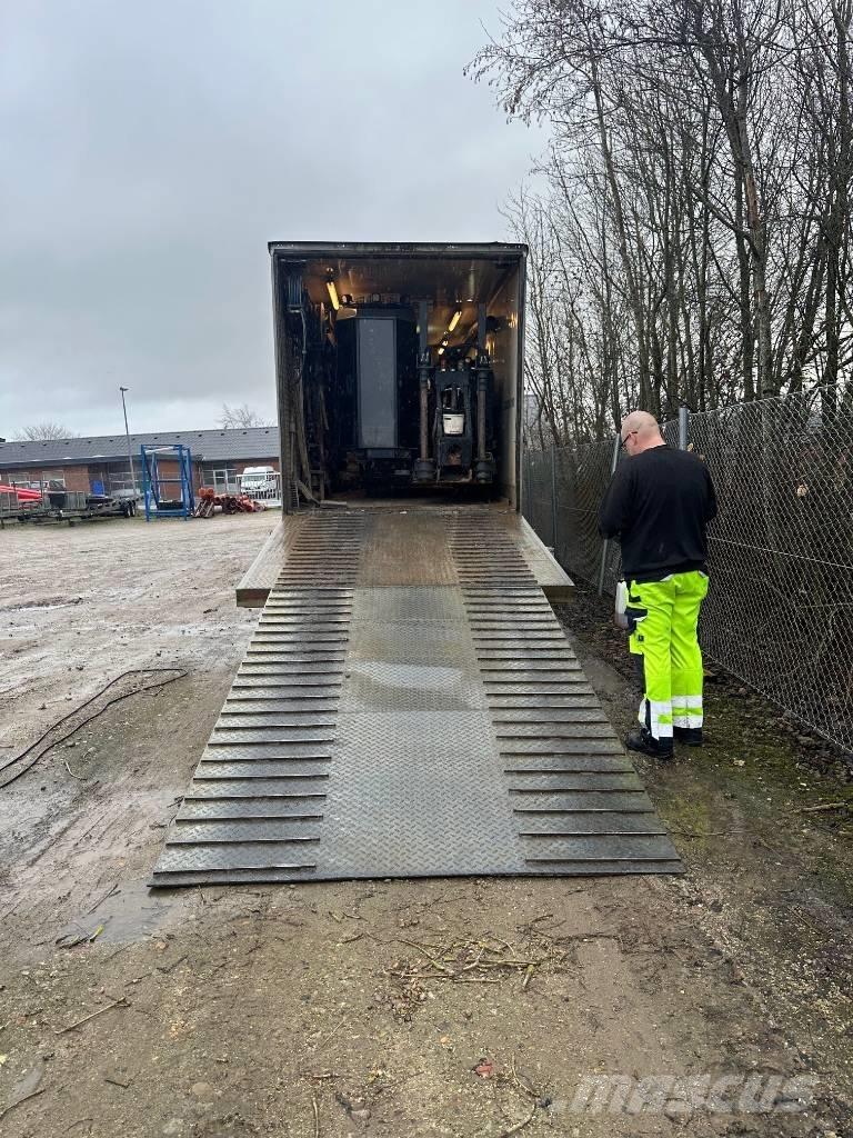 Ditch Witch JT 24 水平定向钻井设备