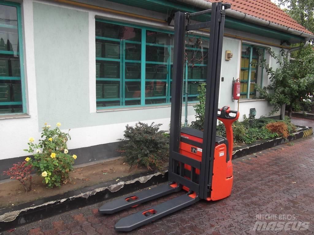 Linde L12 /379/ V-2097 行走式堆垛机