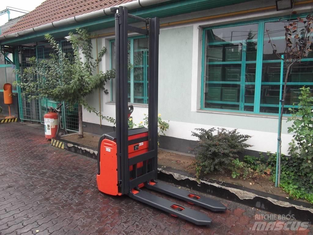 Linde L12 /379/ V-2097 行走式堆垛机