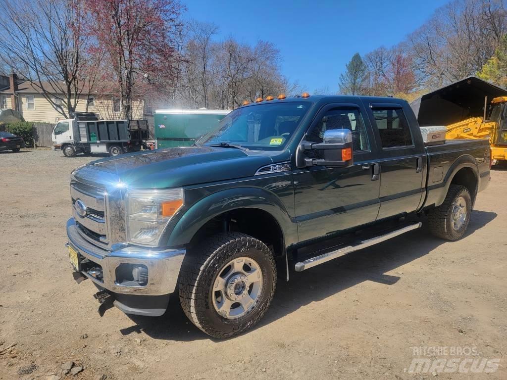 Ford F350 XLT 皮卡车