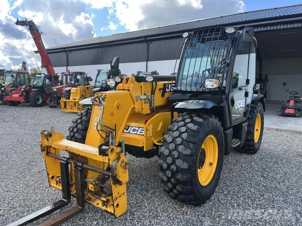 JCB 535-95 伸缩臂叉装车|叉装车