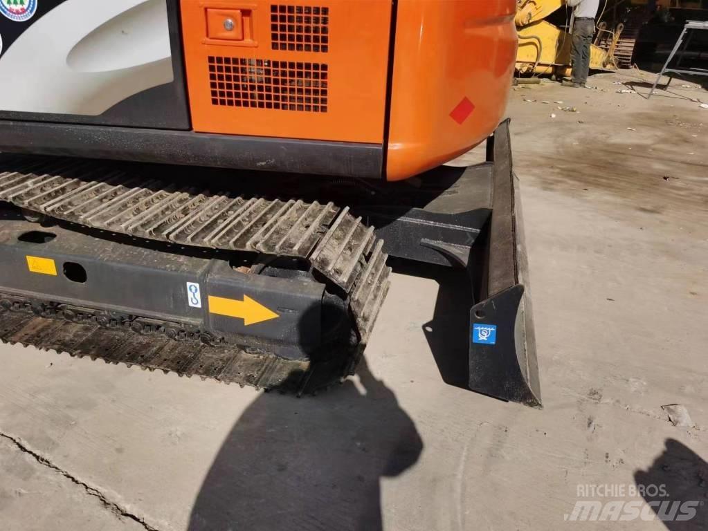 Hitachi ZX 70 小型挖掘机