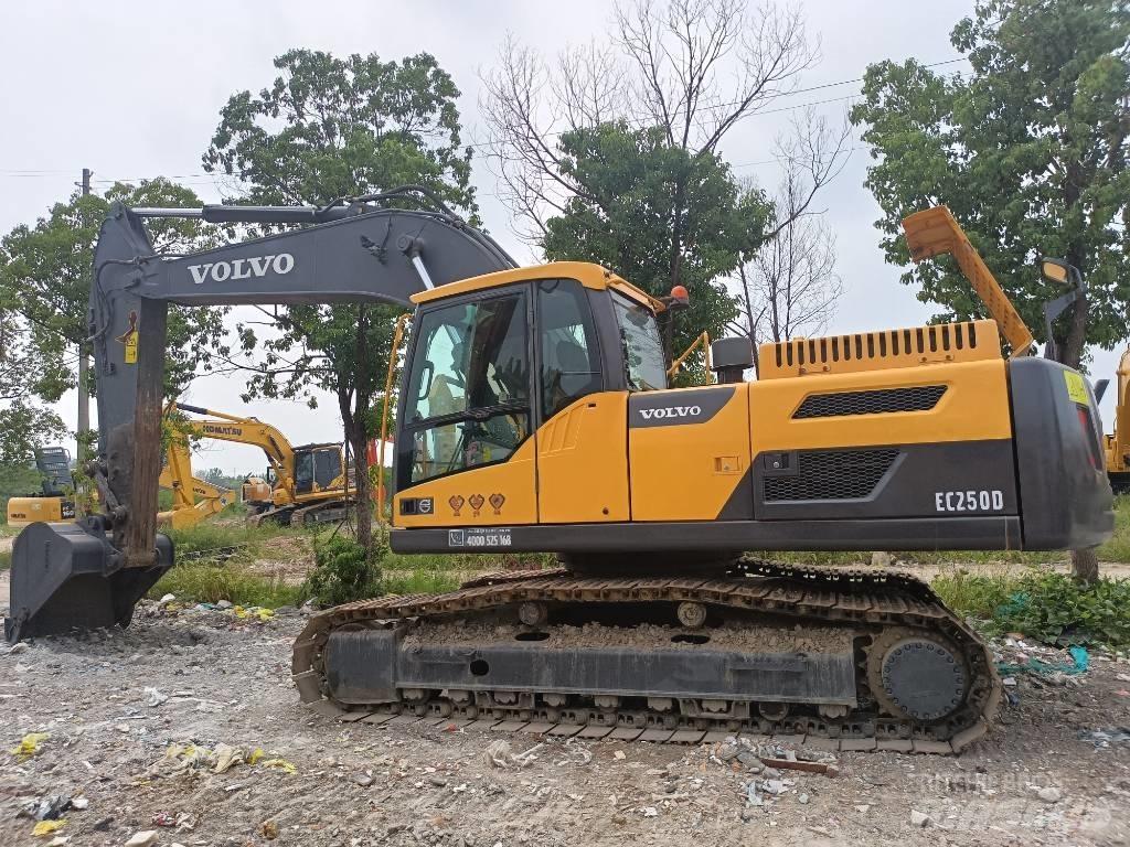 Volvo EC250D 履带挖掘机