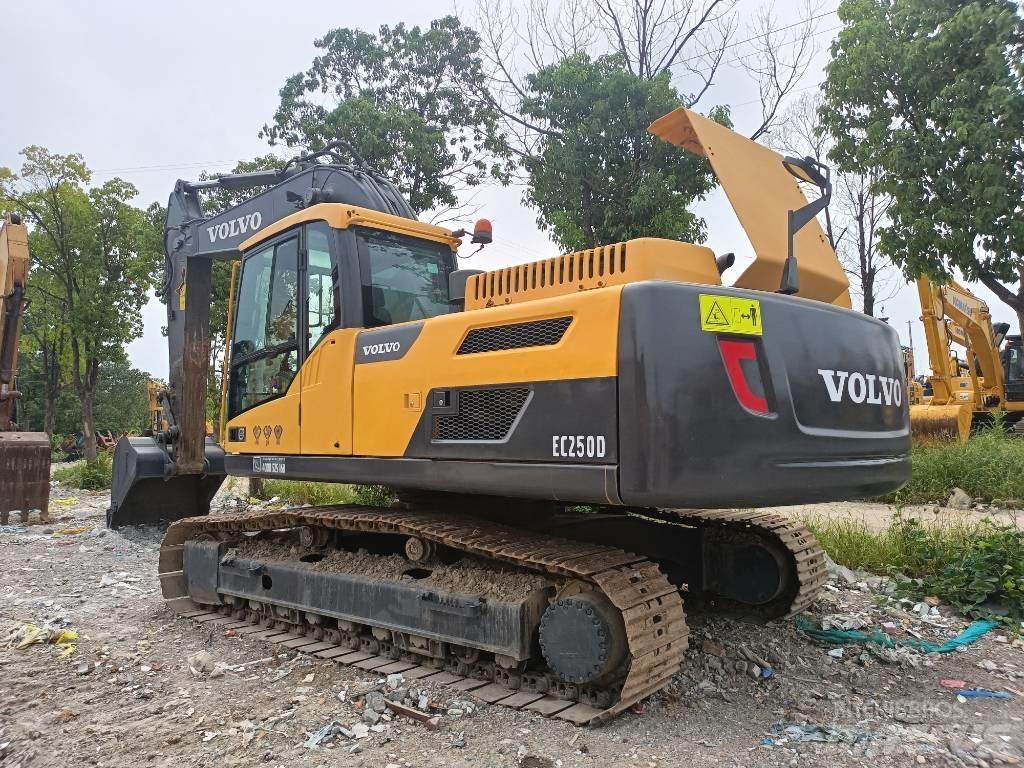 Volvo EC250D 履带挖掘机