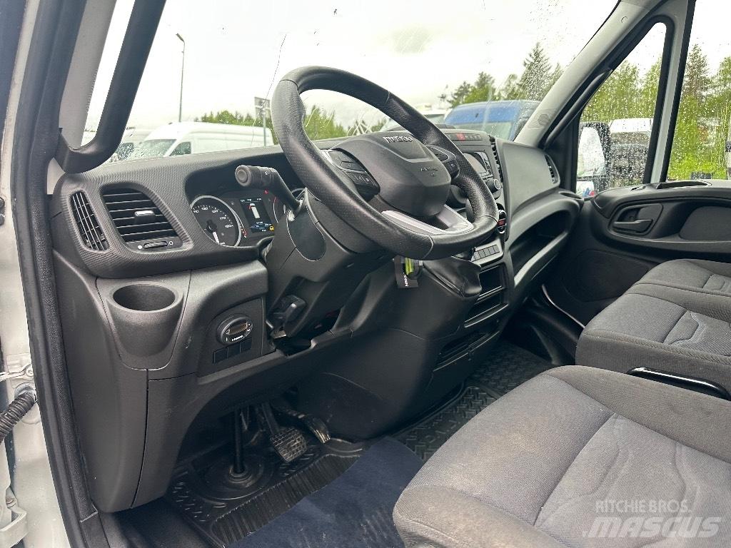 Iveco Daily 35S16 大型面包车