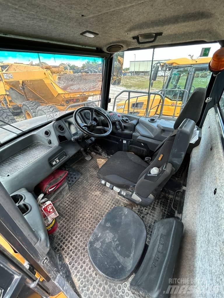 Bell B30E 铰接式自卸车