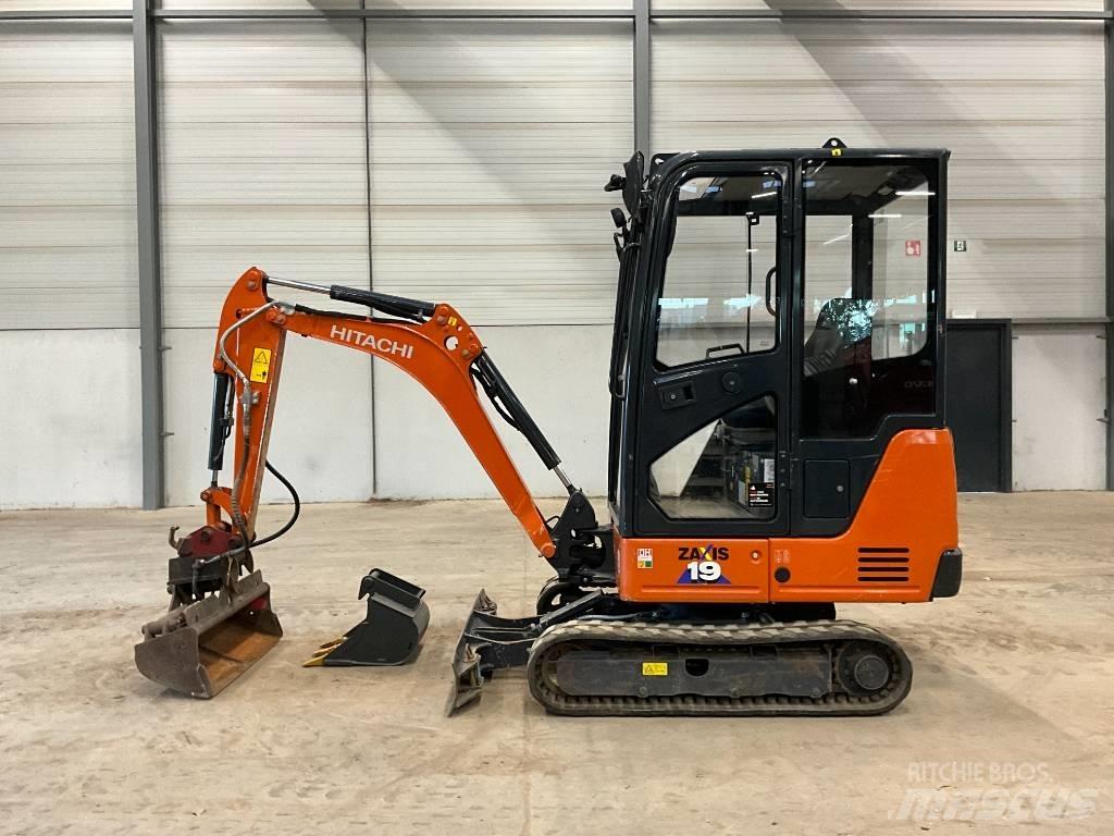 Hitachi ZX 19-6 小型挖掘机