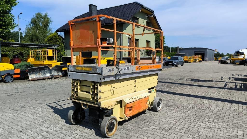JLG 3246 ES 剪叉式升降机