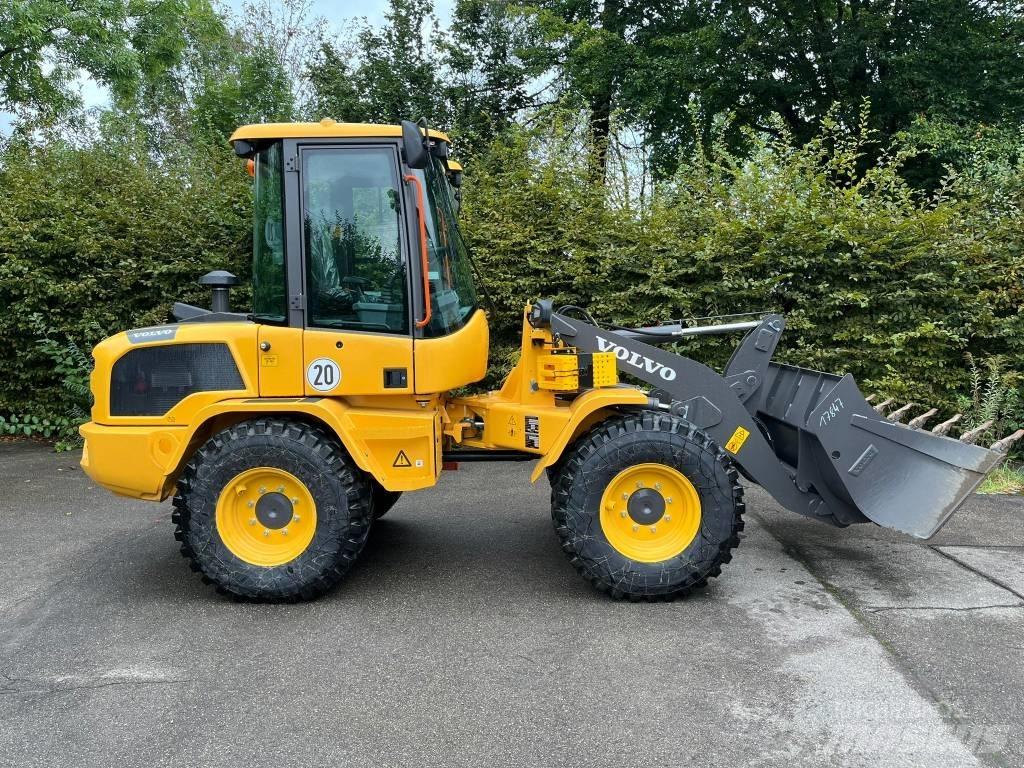 Volvo L 30 H 轮式装载机