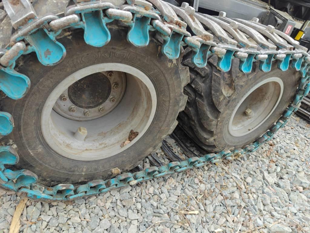 Komatsu 901 XC 收割机