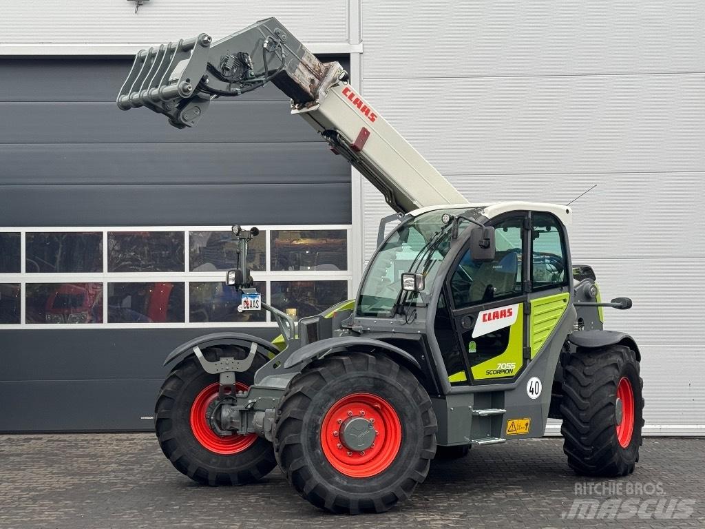 CLAAS Scorpion 7055 伸缩臂叉装车|叉装车