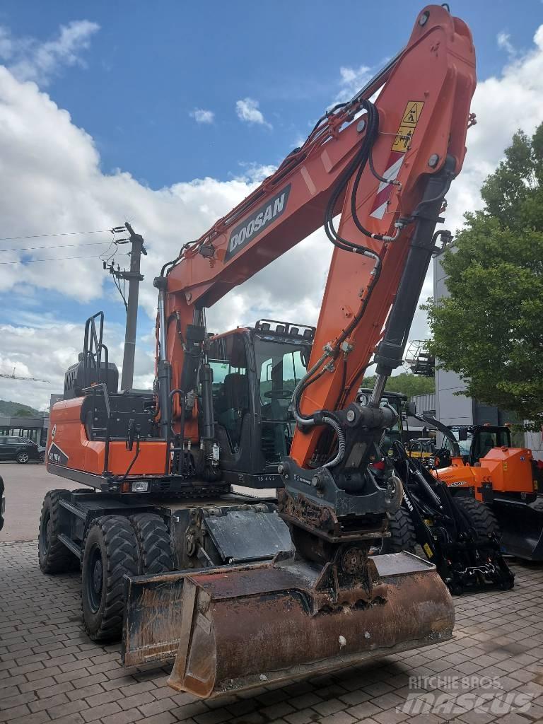 Develon DX 170 W-7 轮式挖掘机