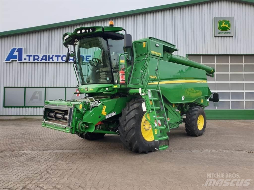 John Deere T670 联合收割机