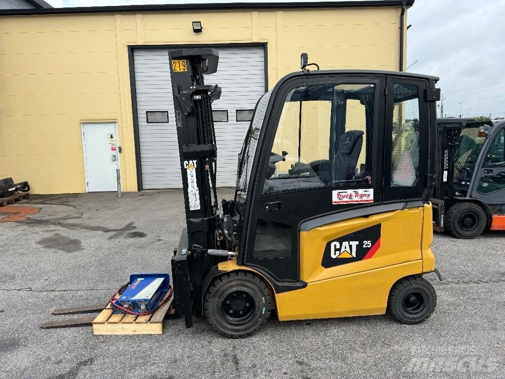 CAT EP25CN 电动叉车