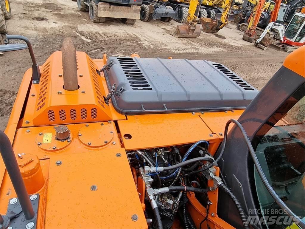 Doosan DX 140 LC-3 履带挖掘机