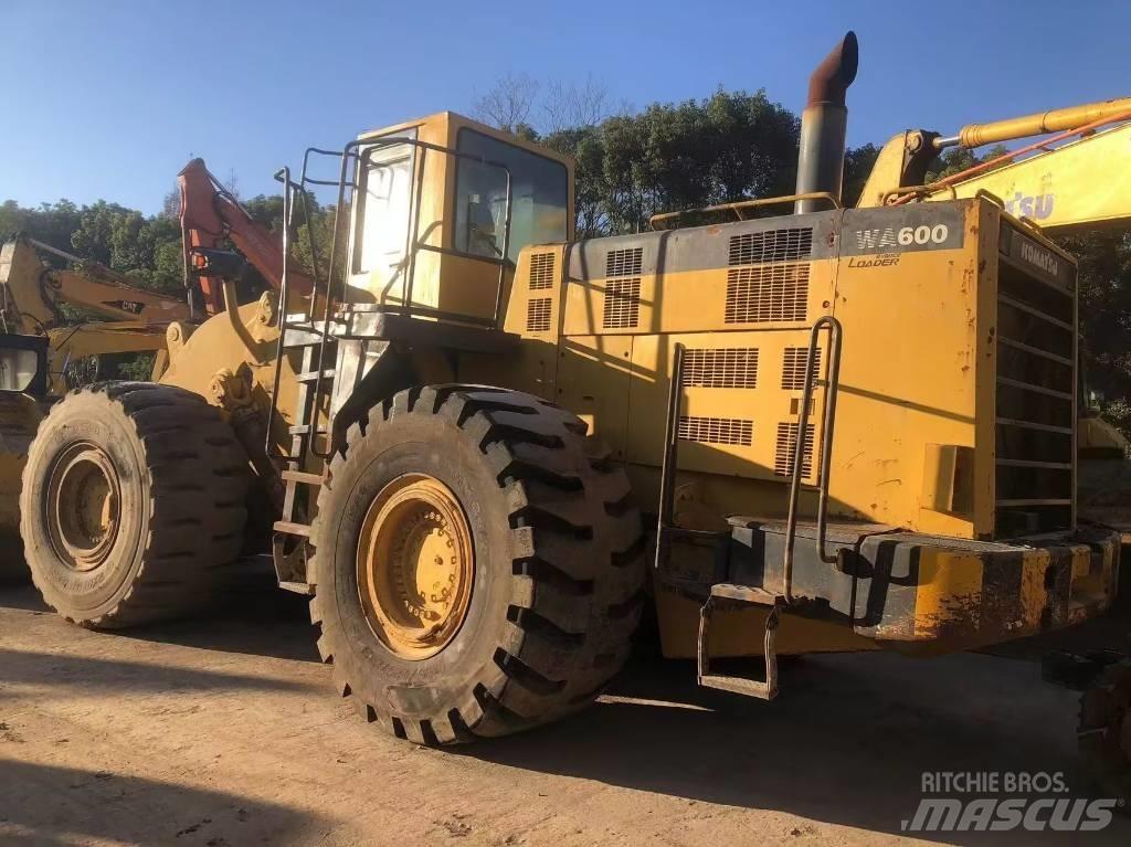 Komatsu WA 600-3 轮式装载机