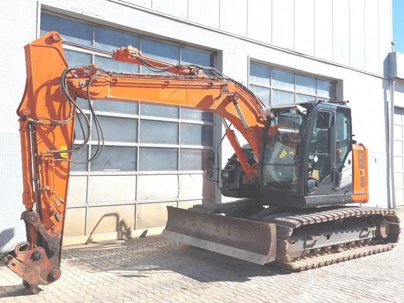 Hitachi ZX 135 US-6 履带挖掘机