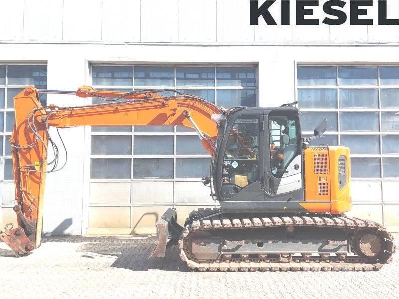 Hitachi ZX 135 US-6 履带挖掘机