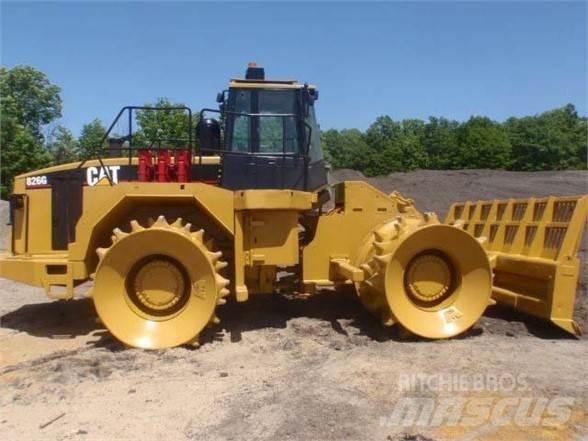 CAT 826G 垃圾压实机