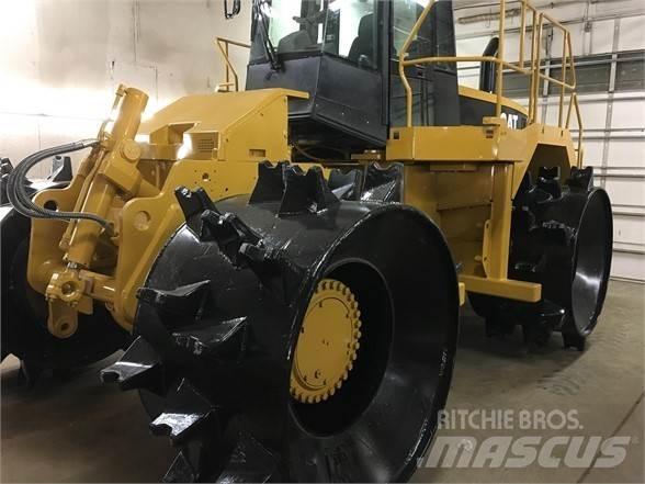 CAT 826G 垃圾压实机