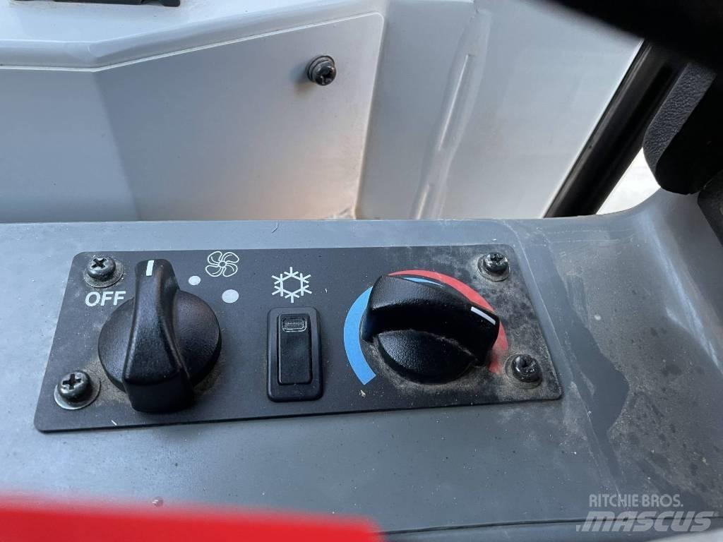 Takeuchi TCR50-2 履带式自卸车