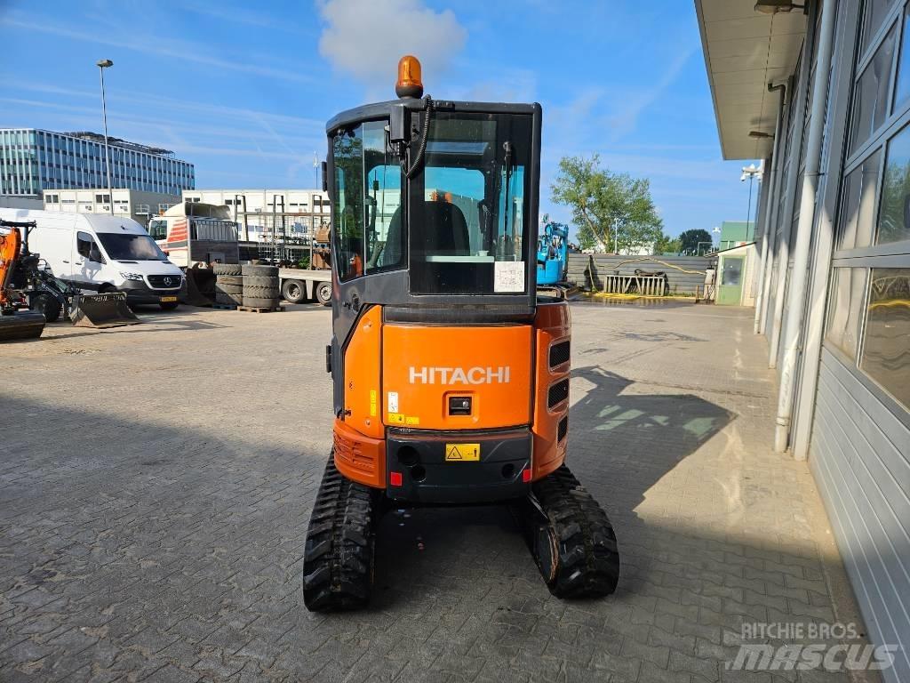 Hitachi ZX26U-6 小型挖掘机