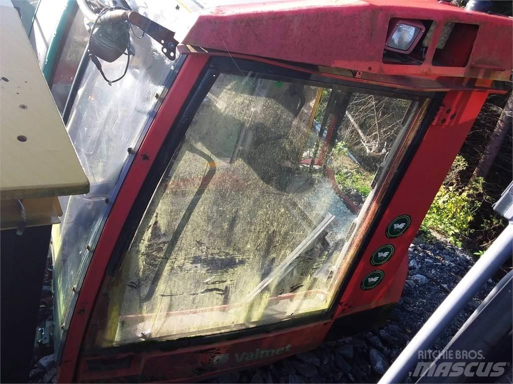 Valmet 941 驾驶室与内部