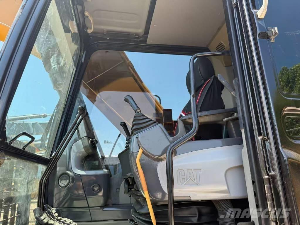 CAT 320 D 履带挖掘机
