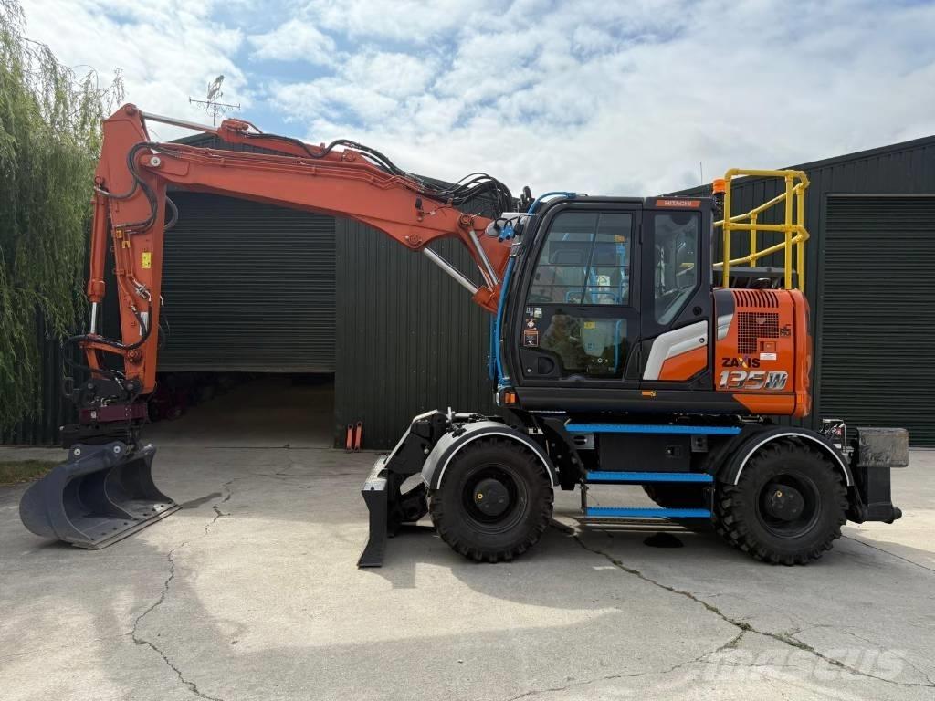 Hitachi ZX 135 W-7 轮式挖掘机