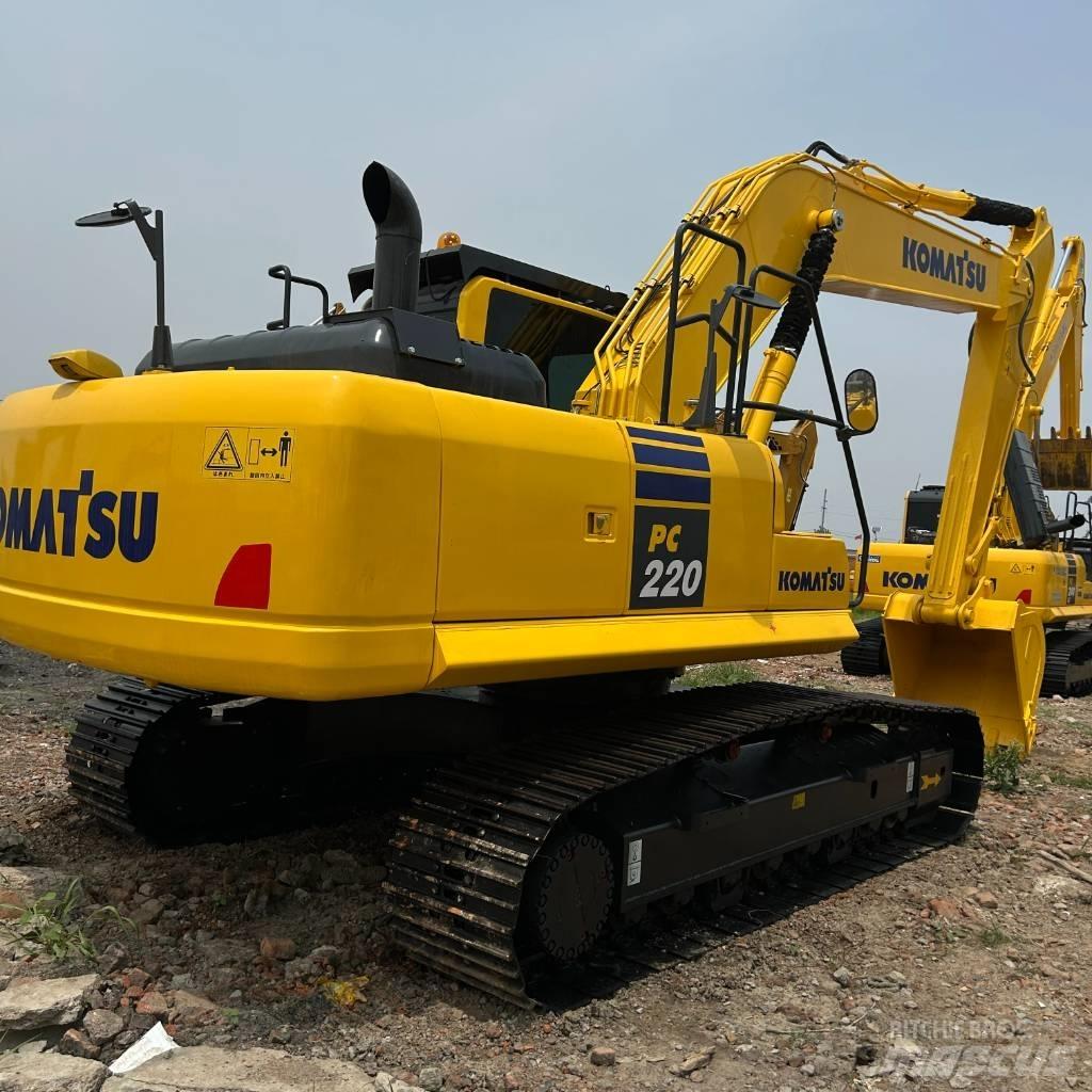 Komatsu 220-8 履带挖掘机