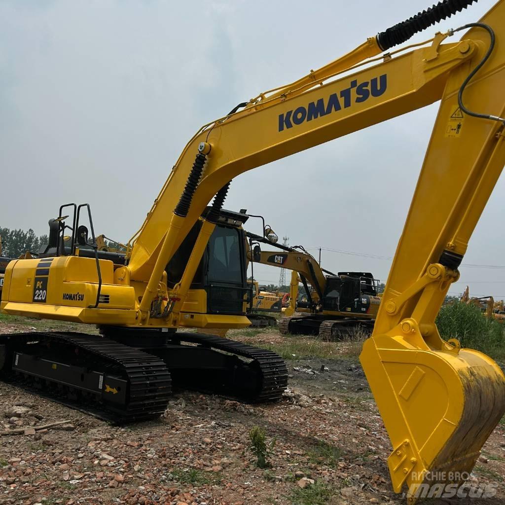 Komatsu 220-8 履带挖掘机