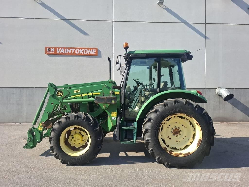 John Deere 5820 拖拉机/农用车