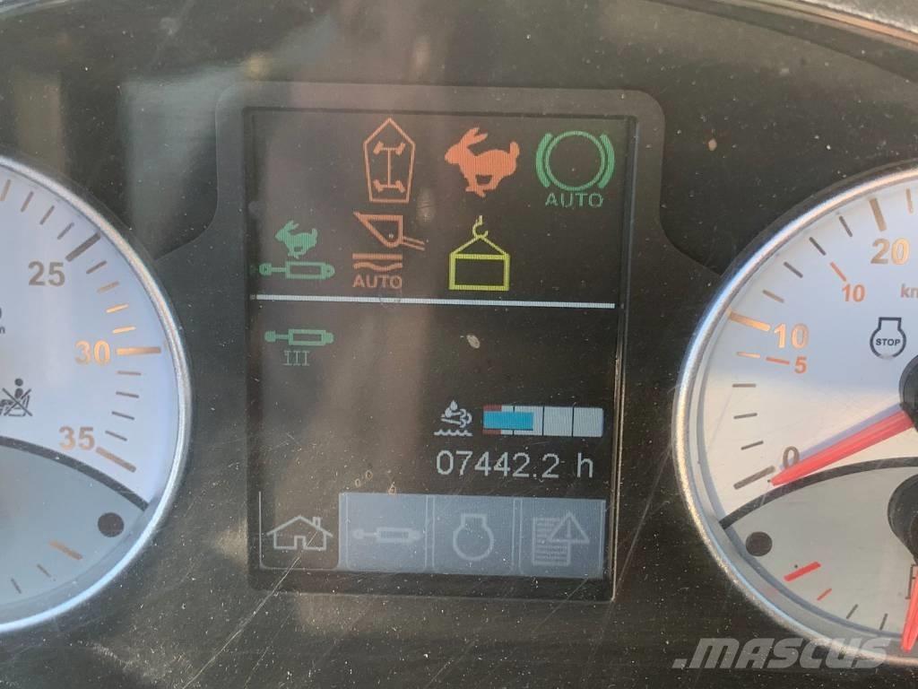 CLAAS Scorpion 732 电动叉车