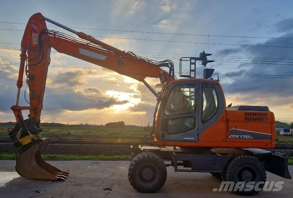 Doosan DX 170 W 轮式挖掘机