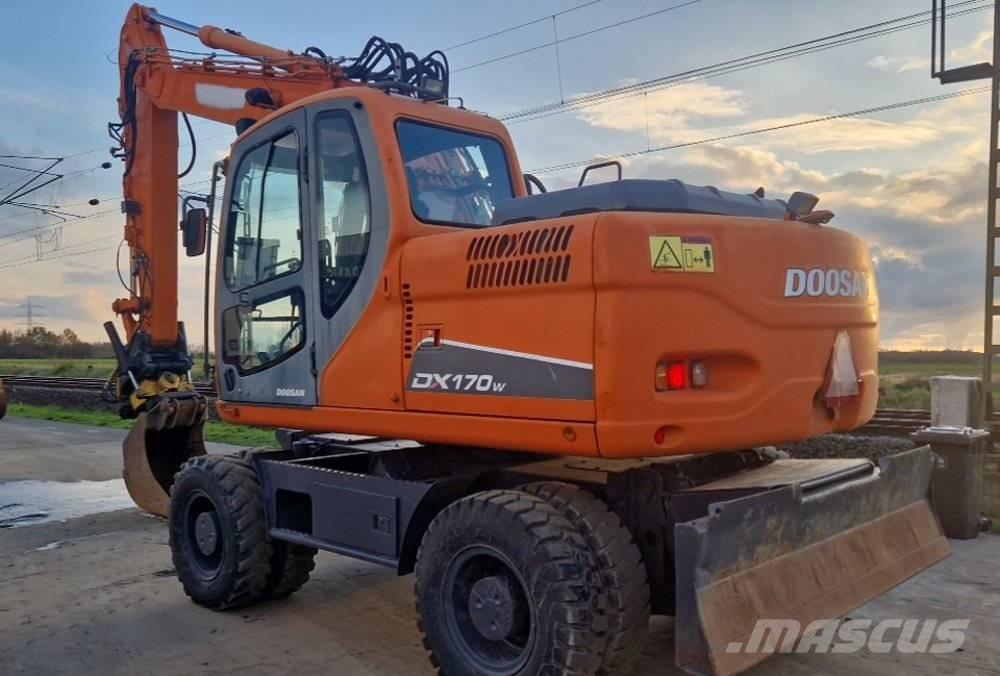 Doosan DX 170 W 轮式挖掘机