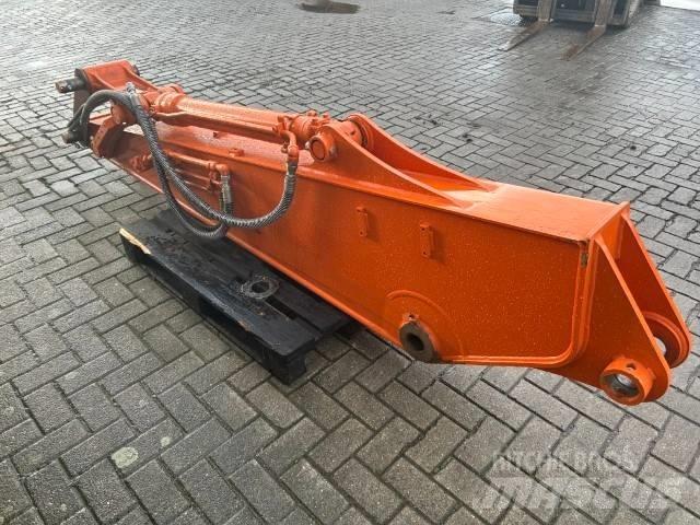 Hitachi ZX 135 履带挖掘机