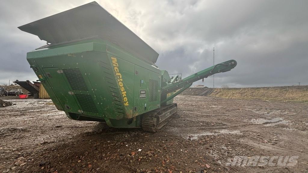 McCloskey J35 移动式破碎机