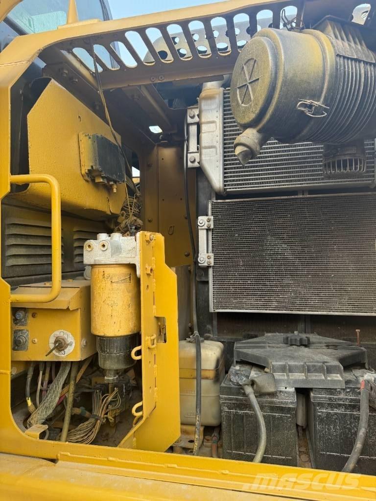 CAT 313 D 履带挖掘机